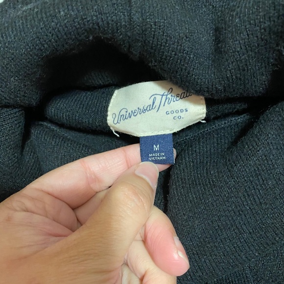 Universal thread sweater - Picture 3 of 4